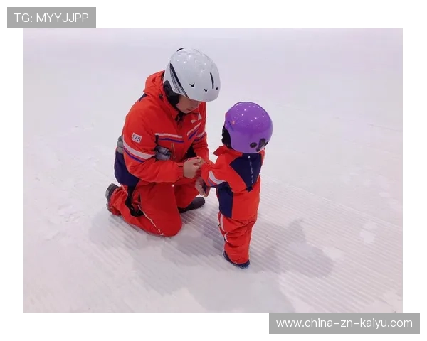 冰雪运动俱乐部推动滑雪亲子课程与家庭互动活动，滑雪场亲子活动